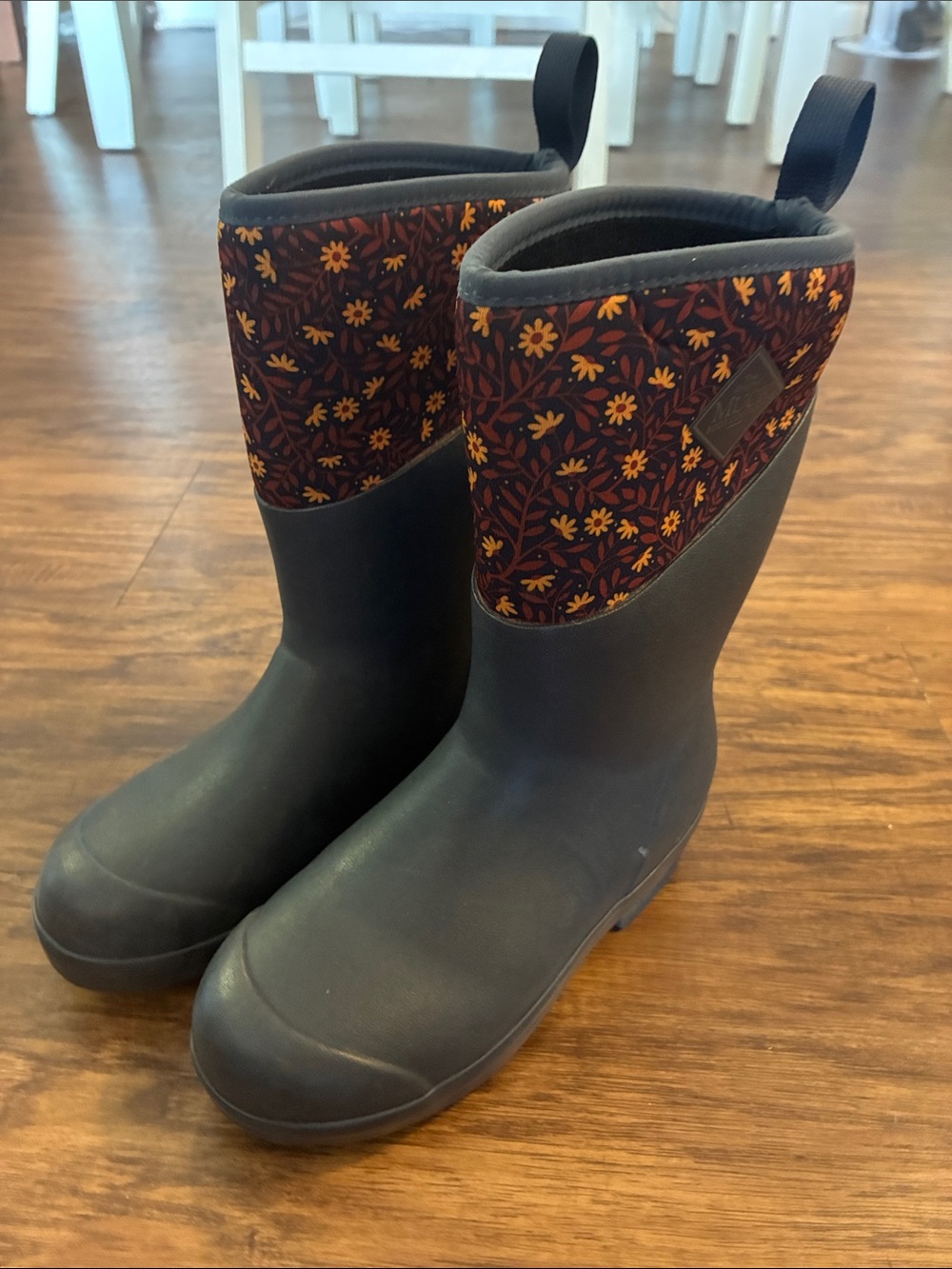 Muck Boot Company Kids Floral Navy Boots